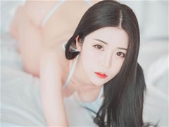 清新小美女Bomistry比基尼写真肌肤如雪