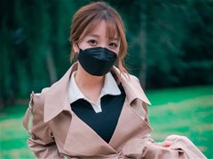 粉嫩小美女Son Ye-Eun户外大衣黑丝肉贴写真
