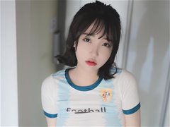 粉嫩小美女Son Ye-Eun爱打球居家福利写真