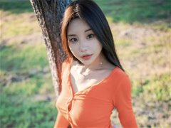 清新小美女Zzyuri热裤紧身衣户外阳光写真
