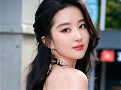 大马路旁长卷发半裸的AI换脸美女