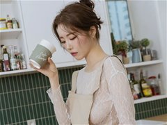 性感人妻EHC透视蕾丝厨娘装诱惑写真