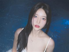 漂亮小姐姐Yeha湿身浴巾包裹下的胴体
