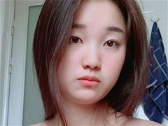 校园里的女生宿舍风妹子自拍福利视图