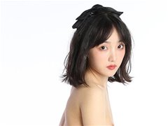 美女小可爱尺度人体棚拍福利套图2