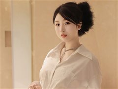 秀人女神陈小花白衬衣湿身美乳性感