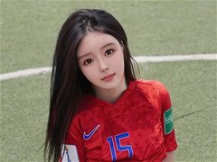 秀人女神小薯条nienie足球场上和教练的射门